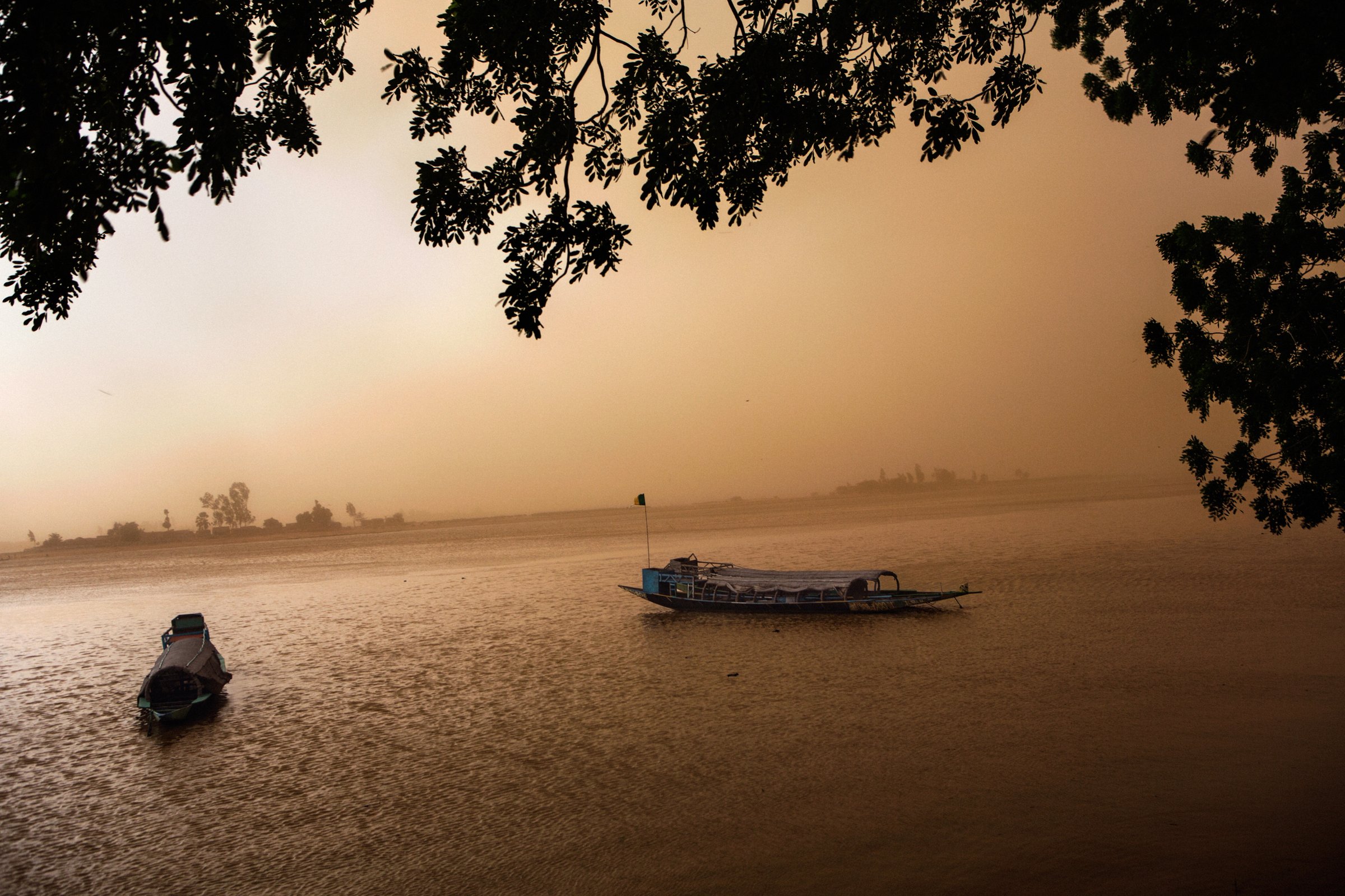 photograph by Marco Gualazzini — image 4 of 72