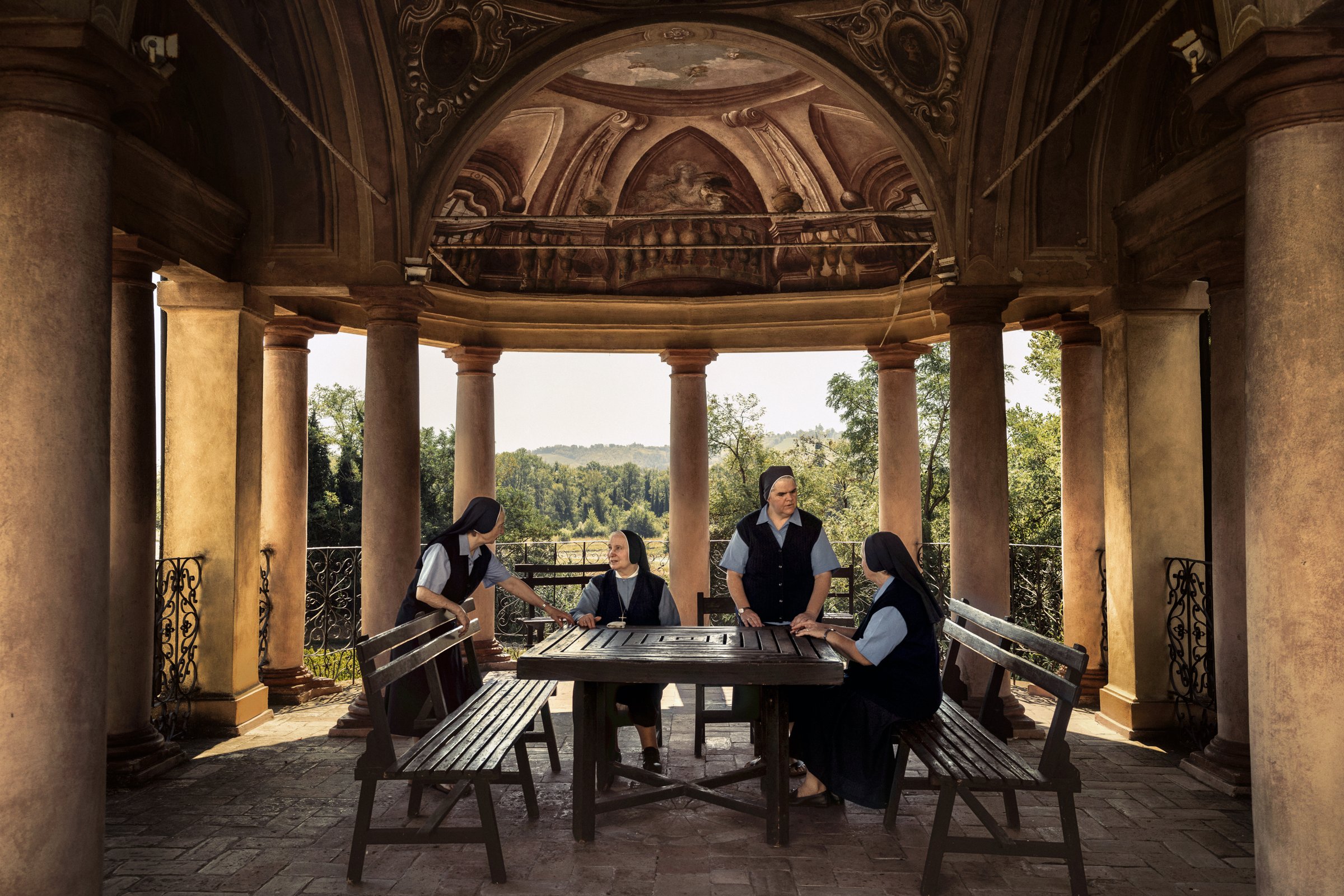photograph by Marco Gualazzini — image 59 of 72