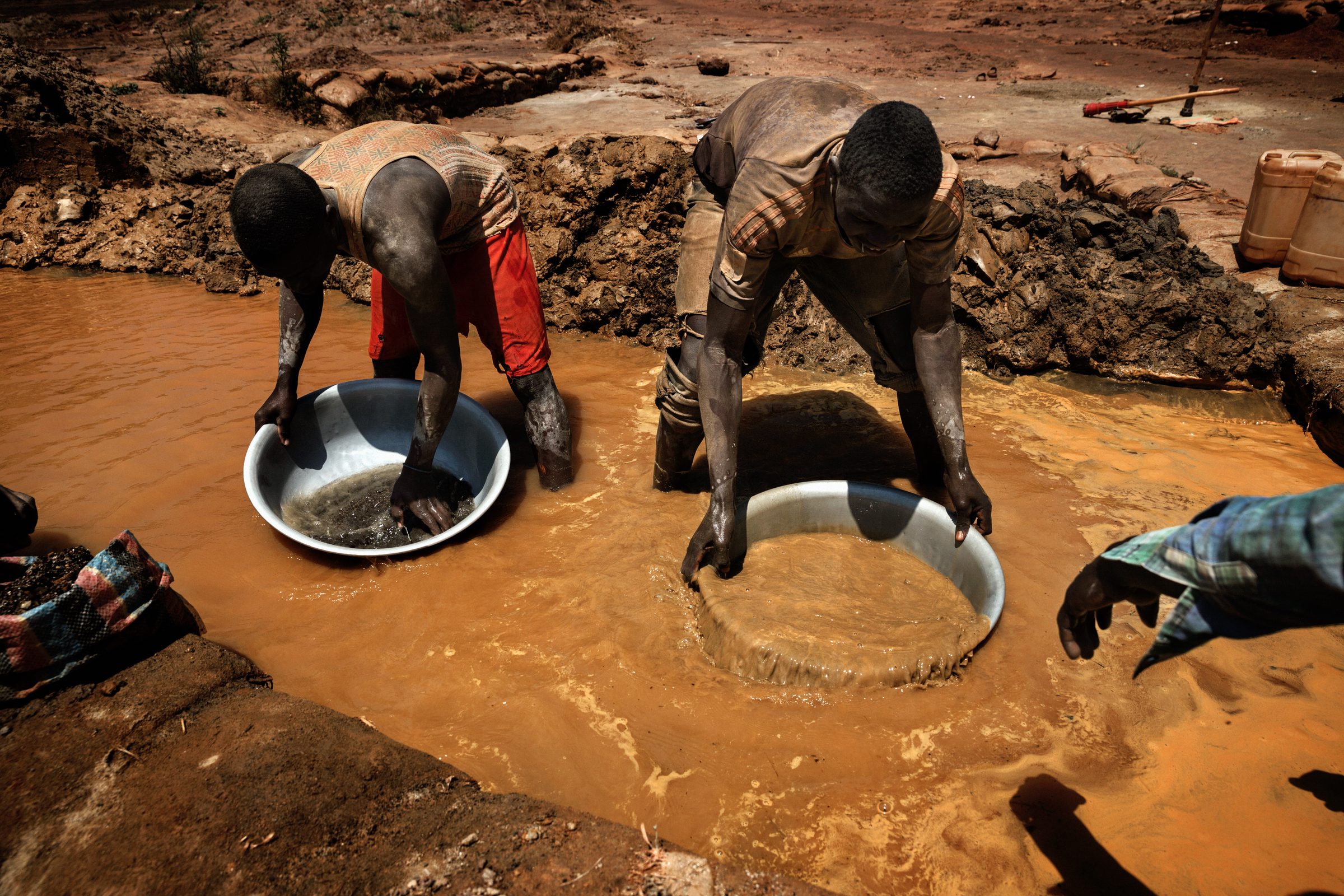 Consequence — Central African Republic — 2015 — photograph by Marco Gualazzini — image 12 of 19